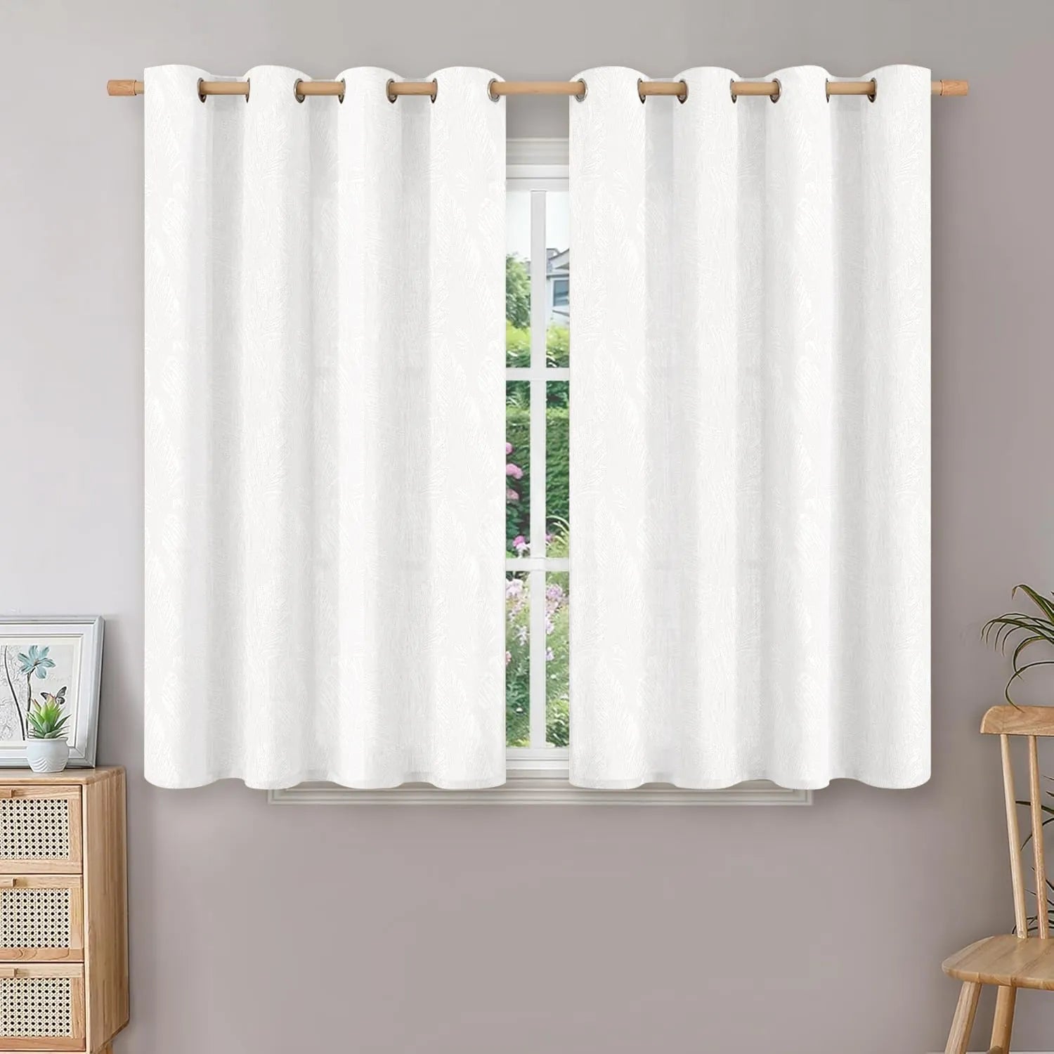 White Palm Leaf Pattern