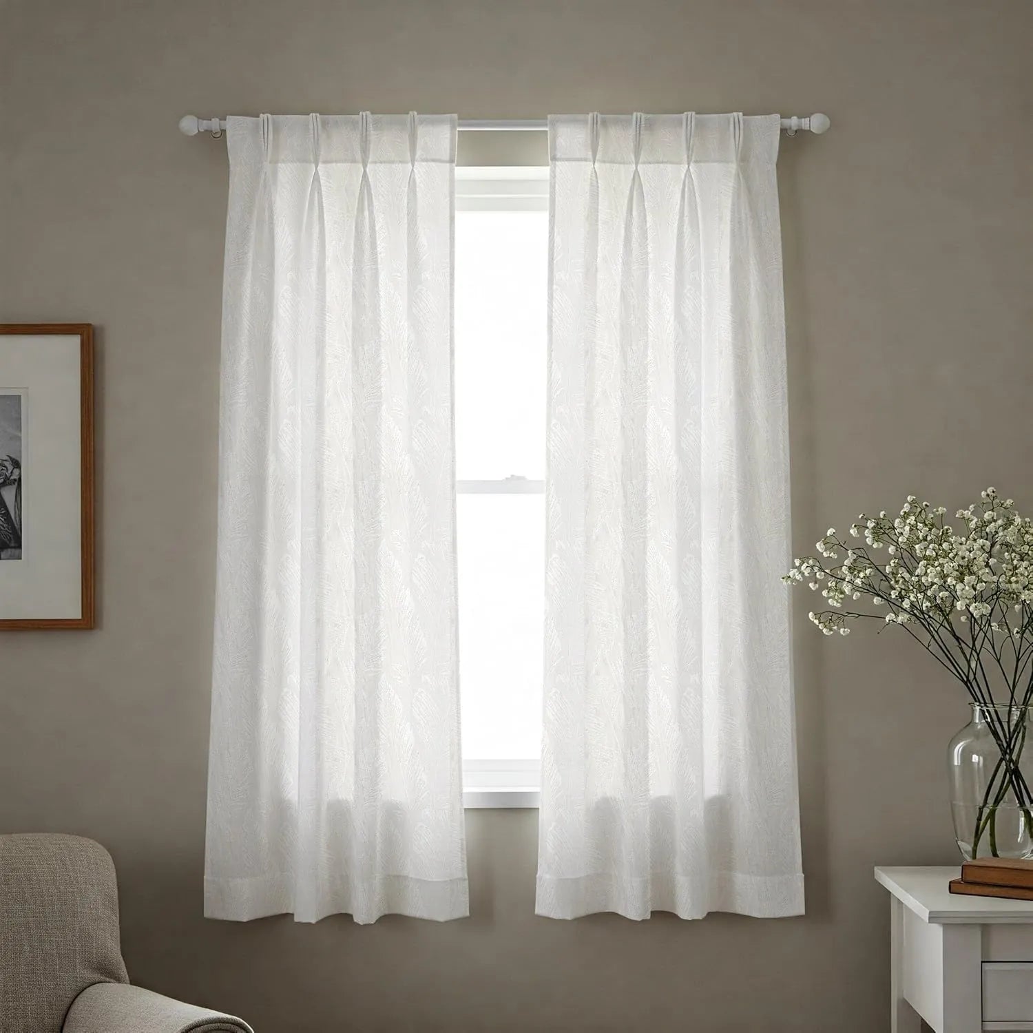 White Palm Leaf Pattern