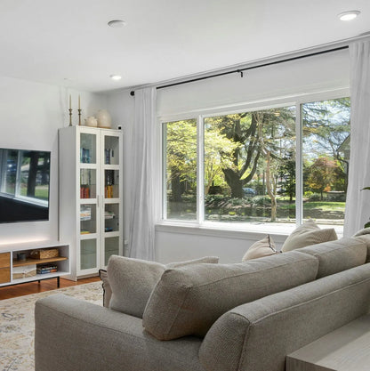 White Lakeside View Pattern