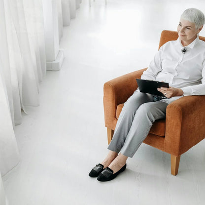 White Lakeside View Pattern