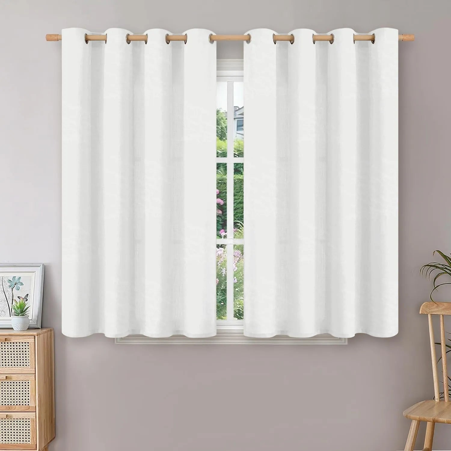 White Lakeside View Pattern