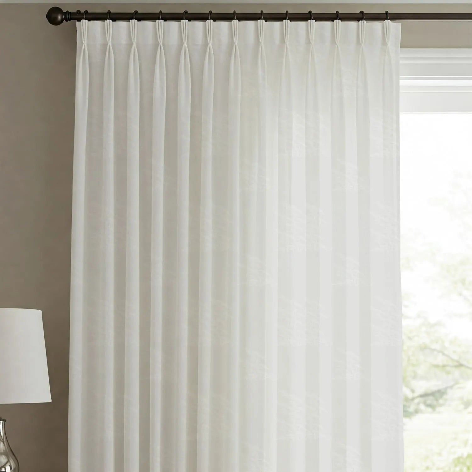 White Lakeside View Pattern