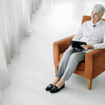 White Lakeside View Pattern