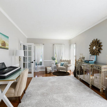 White Lakeside View Pattern