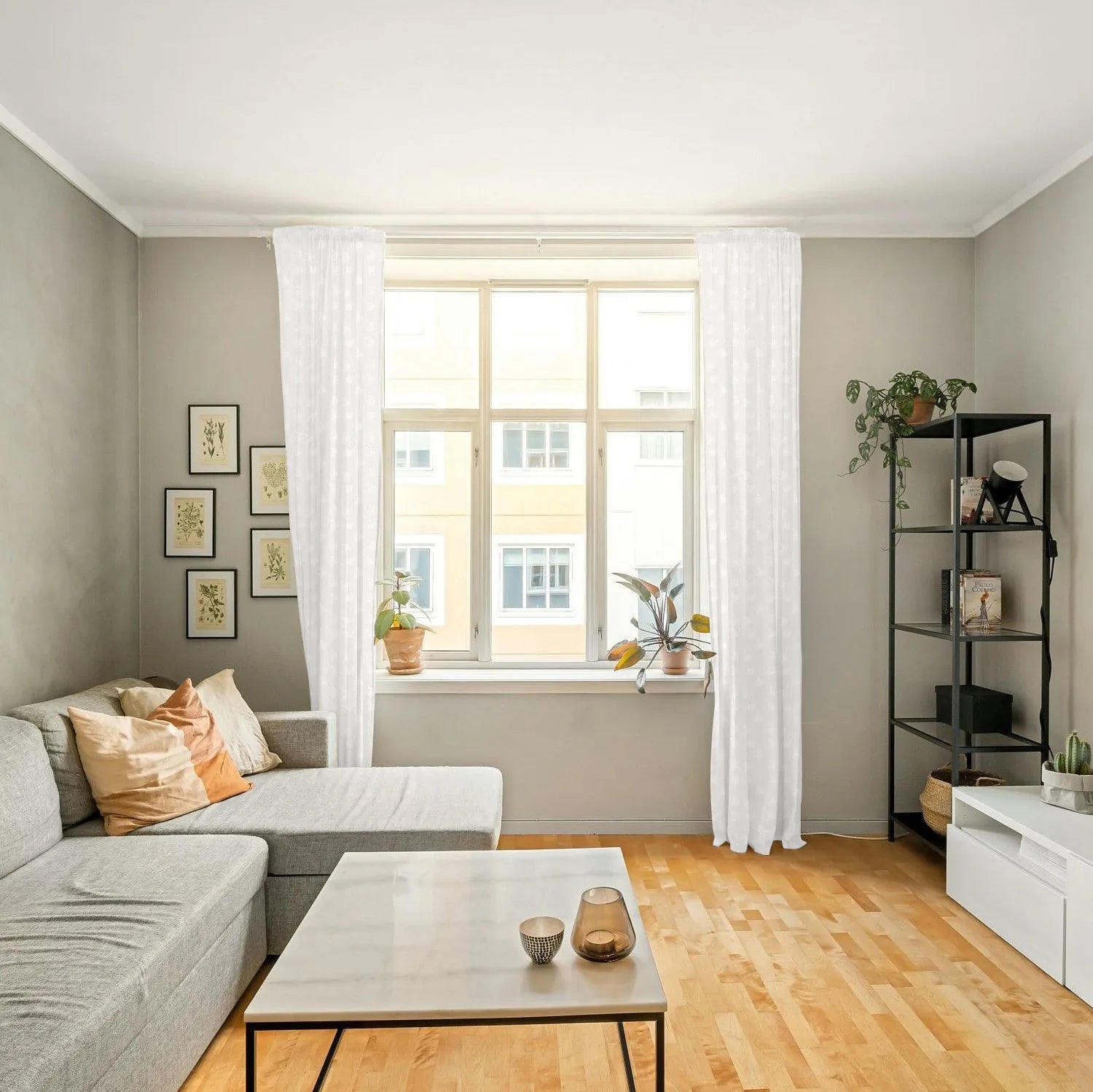 White Coconut Leaf Pattern